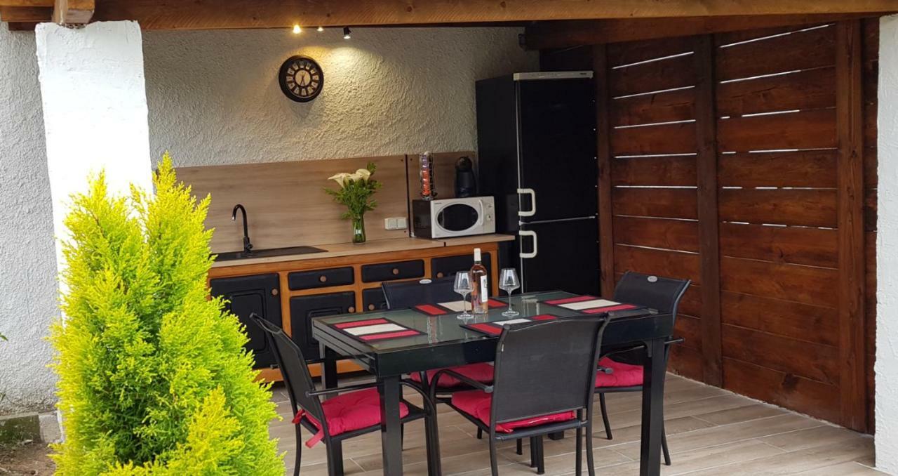 Villa T3 A 10' De Cassis - Piscine Privee Et Cuisine D'Ete Exterieure Carnoux-en-Provence Zewnętrze zdjęcie