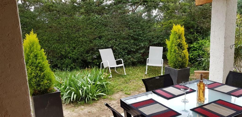 Villa T3 A 10' De Cassis - Piscine Privee Et Cuisine D'Ete Exterieure Carnoux-en-Provence Zewnętrze zdjęcie