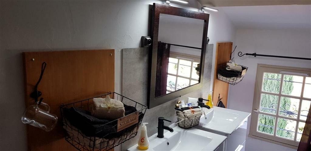 Villa T3 A 10' De Cassis - Piscine Privee Et Cuisine D'Ete Exterieure Carnoux-en-Provence Zewnętrze zdjęcie